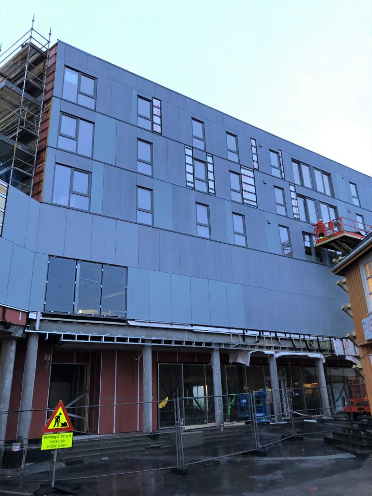 amfi apartments, shopping mall